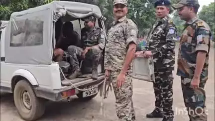 पाकुड़: पुलिस ने लड्डू बगान लूटकांड का पर्दाफाश करते हुए 4 आरोपियों को किया गिरफ्तार, हथियार, ज्वेलरी व कैश बरामद