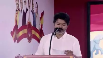 சோழிங்கநல்லூர்: "மத ரீதியாக மக்களை பிளவுபடுத்தும் பாஜகவுடன் கூட்டணி இல்லை" தவெக தலைவர் விஜய், செயற்குழு கூட்டத்தில் திட்டவட்டம்