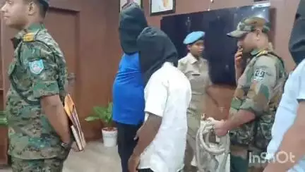 गुमला: बरंदा गांव में ज़मीन विवाद: लोहरदगा के डॉक्टर ने चलाई गोली, तीन हथियारों के साथ हुए गिरफ्तार