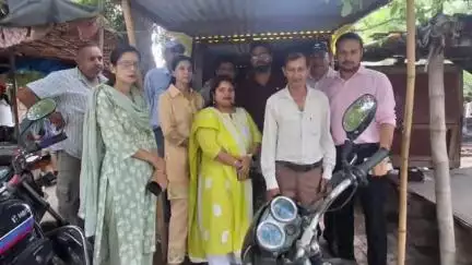 पानीपत: झोला छाप डॉक्टर खोखे में चला रहा था क्लीनिक, स्वास्थ्य विभाग ने छापा मारकर किया पर्दाफाश