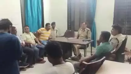 मझौली: मझौली एवं मड़वास थाना में मोहर्रम त्यौहार को लेकर थाना प्रभारी की मौजूदगी में शांति समिति की बैठक संपन्न