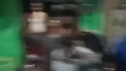 झांसी: मेवाती पूरा मोहल्ले में ताजिया निकलते समय दो पक्षों के बीच हुई मारपीट, वीडियो हुआ वायरल