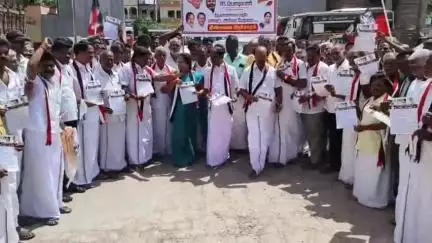 ஆரணி: தேவிகாபுரம் பஜார் வீதியில் அதிமுக அம்மா பேரவை சார்பில் துண்டு பிரசுரம் விநியோகம்