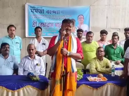 চণ্ডীতলা ২: ঘনশ্যামপুর মোড় থেকে নসিবপুর ভায়া রসুলপুর পর্যন্ত রাস্তা সংস্কারের কাজের উদ্বোধন করলেন মন্ত্রী