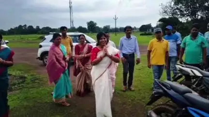 ସୁକିନ୍ଦା: ରାସୋଁଳ ଗ୍ରାମରେ ସିଦ୍ଧାନ୍ତ ବେହେରାଙ୍କୁ ଭେଟି ସ୍ବାସ୍ଥ୍ୟ ଅଵସ୍ଥା ପଚାରି ବୁଝିଲେ ପୂର୍ବତନ ସାଂସଦ ଶର୍ମିଷ୍ଠା ସେଠୀ