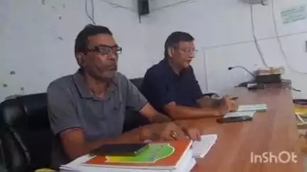 नावकोठी: विमर्श कक्ष नावकोठी में बीएलओ की बैठक, गणना प्रपत्र ऑनलाइन करने का निर्देश