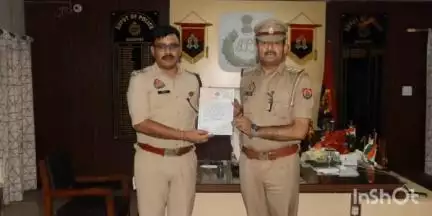 बागपत: SP ने अन्तर्राज्यीय माफिया अमरपाल उर्फ कालू और उसके सहयोगी को सजा दिलवाने पर संबंधित को प्रशस्ति पत्र देकर किया सम्मानित