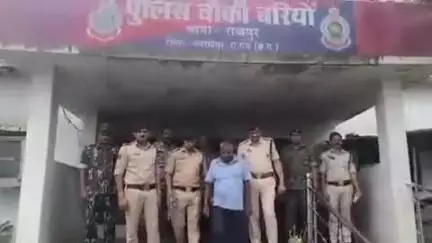 राजपुर: बरियों पुलिस ने भोलेभाले ग्रामीणों से कूटरचना कर जमीन रजिस्ट्री मामले में फरार चल रहे सुदामा श्रीवास्तव को किया गिरफ्तार