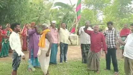 हसनगंज: हरिपुर गांव में हिंदू परिवार मनाते हैं मोहर्रम, अष्टमी पर तजिया जुलूस निकालकर दी हिंदू-मुस्लिम एकता की मिसाल
