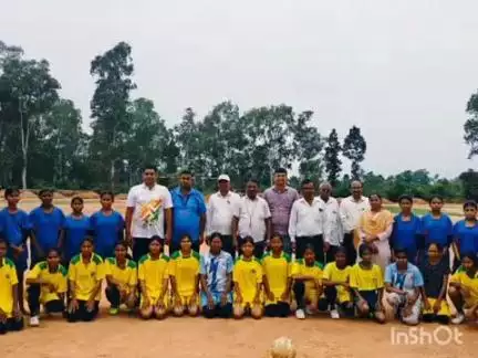 चतरा: जवाहर फुटबॉल मैदान में प्रखंड स्तरीय 64वीं सुब्रतो मुखर्जी कप फुटबॉल प्रतियोगिता संपन्न