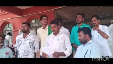 ಸಿಂಧನೂರು: ಗುಡದಮ್ಮ ಕ್ಯಾಂಪ್‌ನ ಶಾಲಾ ವಾಹನ ಚಾಲಕನಿಂದ ದಲಿತ ವಿದ್ಯಾರ್ಥಿ ಮೇಲೆ ಹಲ್ಲೆ ಆರೋಪ, ಕ್ರಮಕ್ಕೆ ಆಗ್ರಹಿಸಿ ತಹಶೀಲ್ದಾರ್‌ಗೆ ಮನವಿ