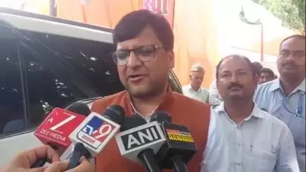 हरदोई: अखिलेश यादव के बयान पर कृषि विभाग परिसर में नितिन अग्रवाल का पलटवार, कहा- कांवड़ यात्रा पर टिप्पणी का नहीं है अधिकार