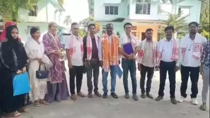 নগাঁও: আটাইকেইজন ৱাৰ্ড সদস্যৰ সমৰ্থনৰে জুৰীয়া গাঁও পঞ্চায়তৰ নতুন সভাপতি আবু তালেব