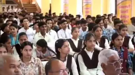 शिवपुरी नगर: शिवपुरी के 2,956 मेधावी छात्रों को मिली लैपटॉप की राशि, प्रत्येक छात्र को मिले ₹25 हजार, मुख्यमंत्री का संबोधन लाइव