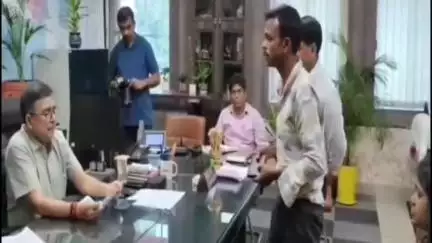 चास: बोकारो डीसी कार्यालय में जनता दरबार का आयोजन, डीसी ने त्वरित निष्पादन के दिए निर्देश