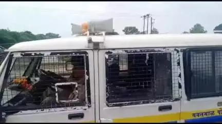 पुसद: तालुक्यातील इनापुरे येथे पत्ते खेळू नाका म्हटल्याचे कारणवरून चौघांकडू एकाला मारहाण