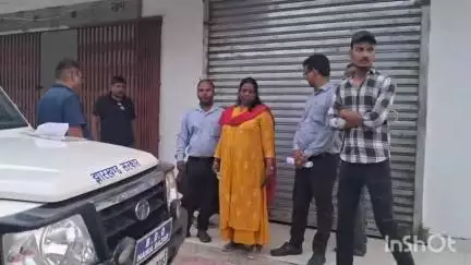 नवा बाज़ार: नावा बाजार प्रखंड मुख्यालय में कंपोजिट देसी शराब की दुकान सील की गई