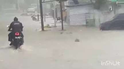 बैकुंठपुर: बरसात में चरचा कालरी की कालोनी के घरों में घुसा पानी, सड़के हुई जलमग्न