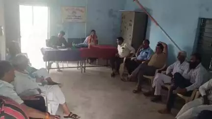 कालापीपल: ग्राम पंचायत निपानिया हिसामुद्दीन में मंदिर की जमीन की बोली स्थगित, किसानों ने कहा फसल बोने का समय निकला
