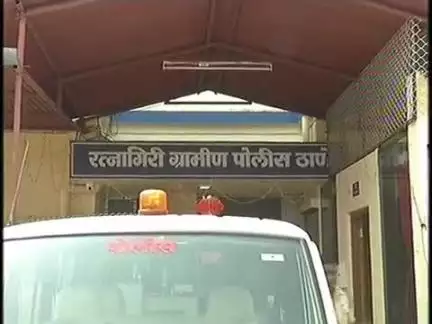 रत्नागिरी: खेडशी एकता नगर येथे विश्वासघाताने मोबाईल आणि दुचाकी लंपास, बँक खात्यातून ३३ हजार काढले