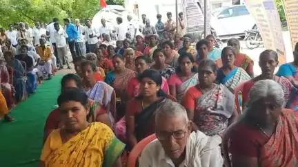 விழுப்புரம்: ''கல்வி விவசாயம் மருத்துவம் துறைகளில் வளர்ச்சி பெற முதலமைச்சர்' நடவடிக்கை எடுத்து வருவதாக ஏமப்பேர் ஊராட்சியில் முன்னாள் அமைச்சர் பொன்முடி பேச்சு