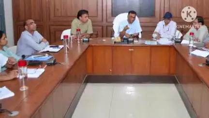सीकर: जल शक्ति अभियान के तहत जिला कलेक्ट्रेट सभागार में आयोजित की गई समीक्षा बैठक