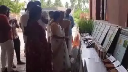 மொடக்குறிச்சி: பேருந்து நிலையம் பகுதியில் உள்ள சமுதாயக் கூடத்தில் வேளாண்மை உழவர் நலத்துறைசார்பில்ஊட்டச்சத்து வேளாண்மை இயக்கம் துவக்க விழா நடைபெற்றது