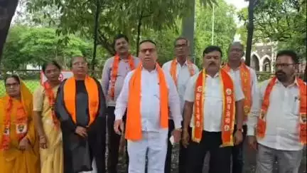 यावल: जळगाव जिल्हाधिकारी कार्यालयात शिवसेना शिंदे गटचे आंदोलन,यावल पालिकेत प्रभारी पद दिलेले पाटील यांची नियुक्ती रद्दची मागणी