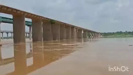 धौलपुर: चंबल नदी के बढ़ते जलस्तर को लेकर प्रशासन ने जारी किया अलर्ट