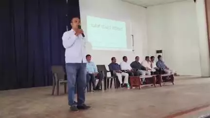 ಬಸವನ ಬಾಗೇವಾಡಿ: ಪಟ್ಟಣದಲ್ಲಿ ಚುನಾವಣಾ ಅಧಿಕಾರಿಗಳಿಂದ ನೂತನ ಬಿ ಎಲ್ ಓ ಗಳಿಗೆ ಚುನಾವಣೆ ಗುರುತಿನ ಚೀಟಿ ತರಬೇತಿ ಜರಗಿತು