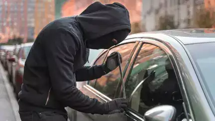 सिस्टम हैक कर ₹20 लाख की क्रेटा को 60 सेकेंड में उड़ा ले गए चोर; 'हाईटेक चोरों' के इस वीडियो ने इंटरनेट पर मचाई सनसनी