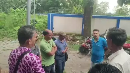 রাজগঞ্জ: 9 জুলাই কর্মবিরতি পালন করা সহ 3 দফা দাবিতে মাল অবর বিদ্যালয় পরিদর্শক অফিসের সামনে বিক্ষোভ নিখিল বঙ্গ শিক্ষক সমিতির