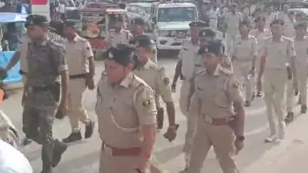 मधुबनी: एसपी योगेंद्र कुमार के नेतृत्व में मोहर्रम को लेकर शहर भर में निकाला गया फ्लैग मार्च