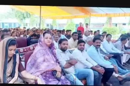गाडरवारा: संदीपनी विद्यालय सीएम राइस साईखेड़ा में लैपटॉप राशि वितरण कार्यक्रम आयोजित