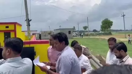 इटवा: बिस्कोहर नगर पंचायत में कान्हा गौशाला के निर्माण कार्य का डीएम ने किया निरीक्षण