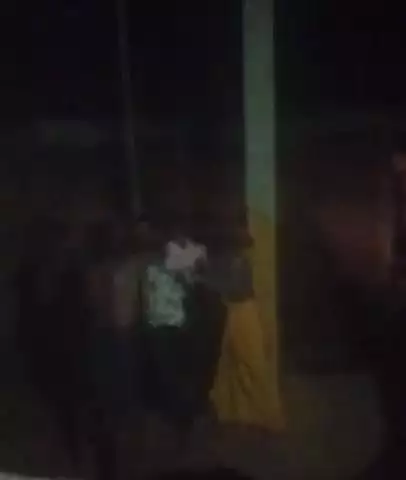 उन्नाव: कुर्मापुर में बच्चों के सामने मां-पिता से पड़ोसियों ने घर में घुसकर की मारपीट, बच्चे रोते रहे, बेटे ने बनाया वीडियो
