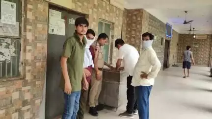 मथुरा: जयपुर से गोवर्धन परिक्रमा लगाने आए 60 वर्षीय श्रद्धालु यात्री की बिगड़ी तबीयत, उपचार से पहले हुई मौत
