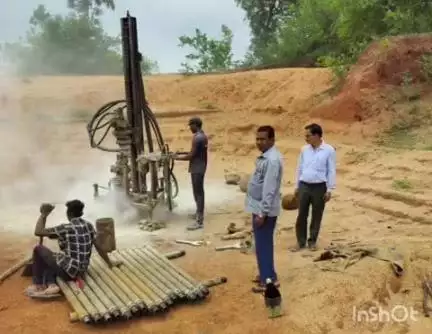 राजनांदगांव: जिले के डोंगरगढ़ ब्लॉक के ग्राम करवारी और उरईडबरी में इंजेक्शन वेल किया गया इंजेक्ट
