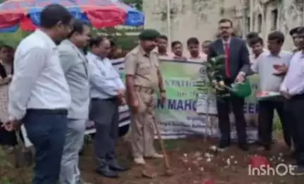 ଫୁଲବାଣୀ ସହର: କନ୍ଧମାଳ ଜିଲ୍ଲା ଆଇନ ସେବା ପ୍ରାଧୂକରଣ, ଫୁଲବାଣୀ ଦ୍ବାରା  ସରକାରୀ ଶିକ୍ଷକ ପ୍ରଶିକ୍ଷଣ ମହାବିଦ୍ୟାଳୟ, ଫୁଲବାଣୀ ଠାରେ ୭୬ତମ ବନମହୋତ୍ସବ ପାଳନ
