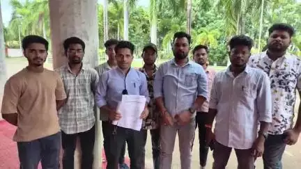 नारायणपुर: रमौतीन माडिया महिला महाविद्यालय और हॉस्टल में नियुक्ति में आउटसोर्सिंग का आरोप, NSUI ने कलेक्टर को सौंपा ज्ञापन