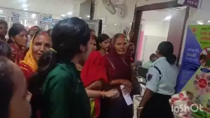 बांका: सदर अस्पताल में स्वास्थ्य सुविधा बेपटरी: महिला ओपीडी से चिकित्सक गायब, मरीज़ परेशान