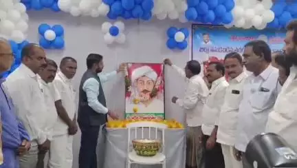 జనగాం: దొడ్డి కొమురయ్య ఆశయాలను కొనసాగించాలి: జిల్లా కలెక్టర్ రిజ్వాన్ బాషా