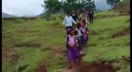 హుకుంపేట మండలం పంతల చింతలో పాఠశాల లేక ఇక్కట్లు, అధికారులు స్పందించాలని వినతి #localissue