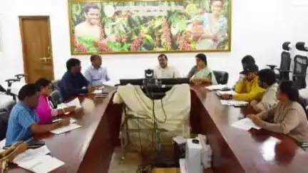 గిరిజన గ్రామాల్లో రూ.21 కోట్లతో 35 బహుళ ప్రయోజన భవనాలు నిర్మాణాలు: పాడేరులో ఐటీడీఏ ఏపీవో (పీవీటీజీ) ఎం.వేంకటేశ్వరరావు