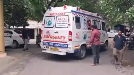 சேலம்: அஸ்தம்பட்டி நீதிமன்றம் சமரச தீர்வு மையம் மூலம் தீர்வு காணப்பட்டு விபத்து ஏற்பட்ட வங்கி மேலாளருக்கு மூன்று கோடி காசோலை மாவட்ட நீதிபதி வழங்கினார்