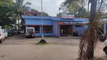 ಮಂಗಳೂರು: ಕೋಪಗೊಂಡು ಮನೆಯ ಶೋಕೇಸ್ ನ ಗಾಜು ಕೈಯ್ಯಲ್ಲೇ ಒಡೆದ ವ್ಯಕ್ತಿ: ತೀವ್ರ ರಕ್ತಸ್ರಾವದಿಂದ ದುರ್ಮರಣ