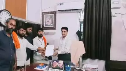 गोपद बनास: शिवसेना के प्रदेश उपाध्यक्ष के नेतृत्व में ज़िला शिक्षा अधिकारी को विभिन्न समस्याओं को लेकर पत्र दिया गया