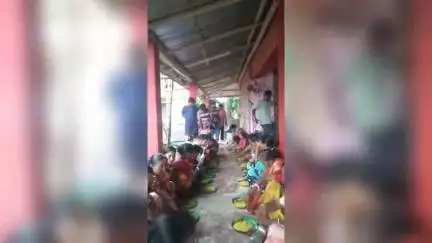 খোয়াই: আমলাপাড়াস্থিত ঐতিহ্যবাহী মায়ের মন্দিরের সাতদিনব্যাপী রথযাত্রা উপলক্ষে ভাগবত পাঠ ও হরির নাম সংকীর্তনে ব্যাপক ভিড়