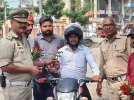 सुल्तानपुर: कटका क्लब सामाजिक संस्था और लक्ष्य सेवा समर्पण फाउंडेशन ने सड़क सुरक्षा अभियान के तहत जागरुकता अभियान चलाया