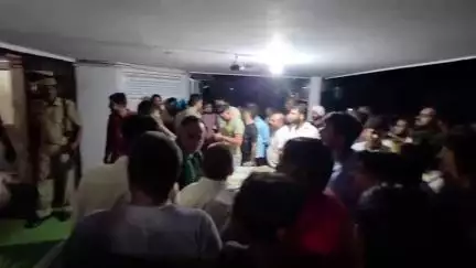 अमरोहा: अमरोहा जिलेभर के गांव-गांव में तेंदुए और चोरों का खौफ, लोग ड्रोन से भी डर रहे, रात भर शिफ्ट लगाकर पहरा दे रहे हैं